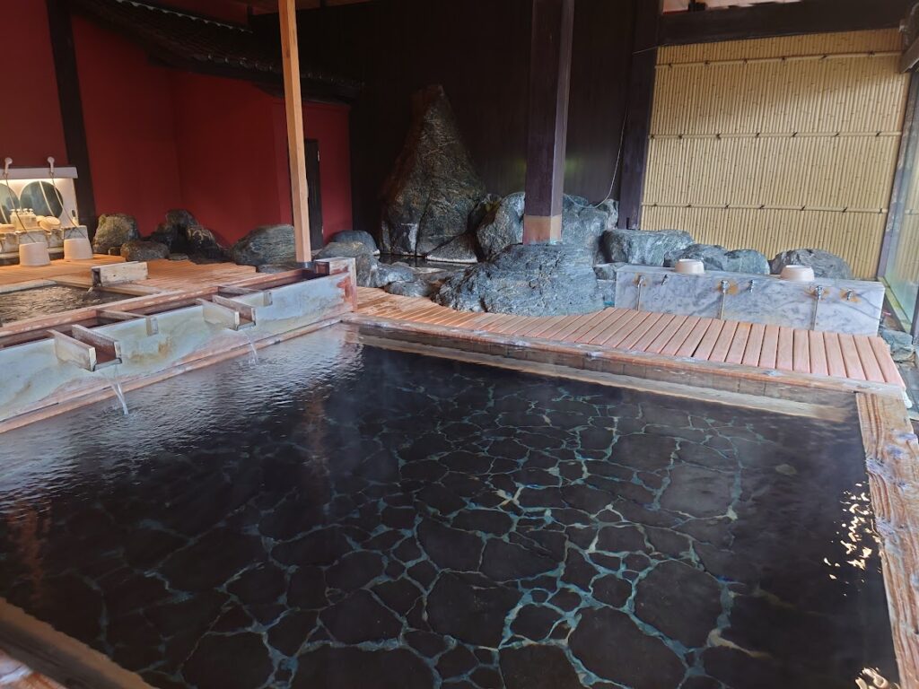 猿ヶ京ホテル　檜の香りがする内風呂